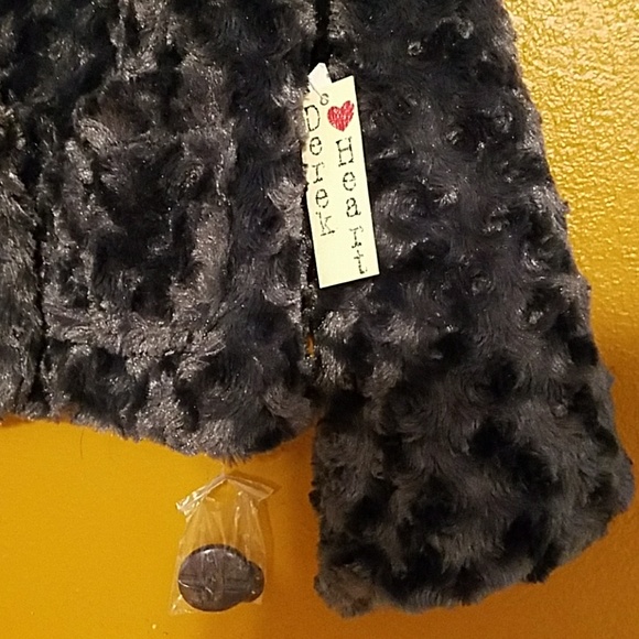 Derek Heart Faux Fur Jacket - Picture 2 of 6